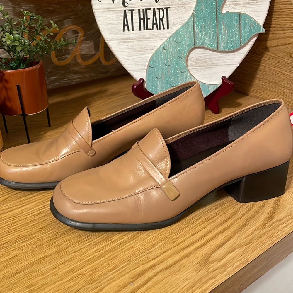 Bandolino Tan Leather Low Block Heel Loafers